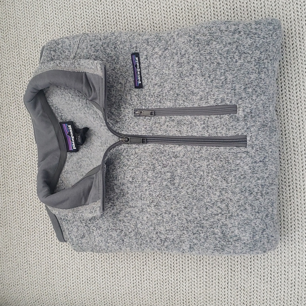 Rarely worn men's 3/4 zip pullover by Patagonia size Large